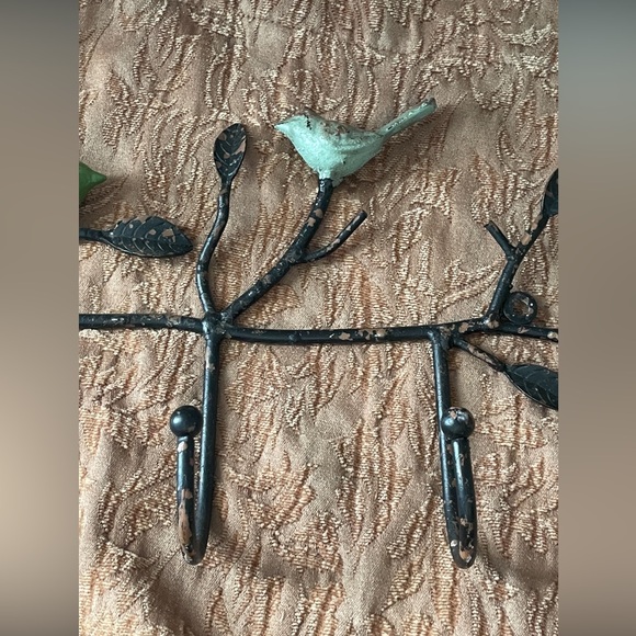 Cottage Core Bird Wall Hook Rack indoor or outdoor - Picture 7 of 8